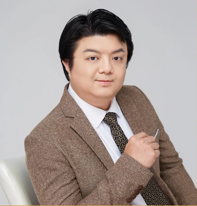 Portrait of Instructor Ye